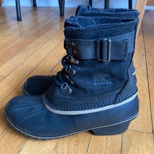 Black Sorel Waterproof Size 8 Suede Winter Boots